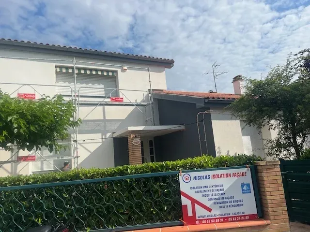 Isolation thermique par l'extérieur et ravalement de façade à Toulouse par artisan RGE